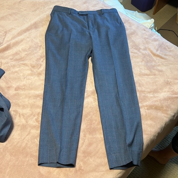 Full suit - Picture 5 of 6